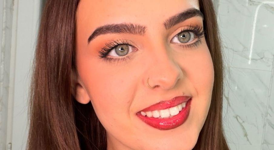 Holiday Copper Glow: Warm & Radiant Party Makeup Look Holiday Copper Glow: Warm & Radiant Party Makeup Look